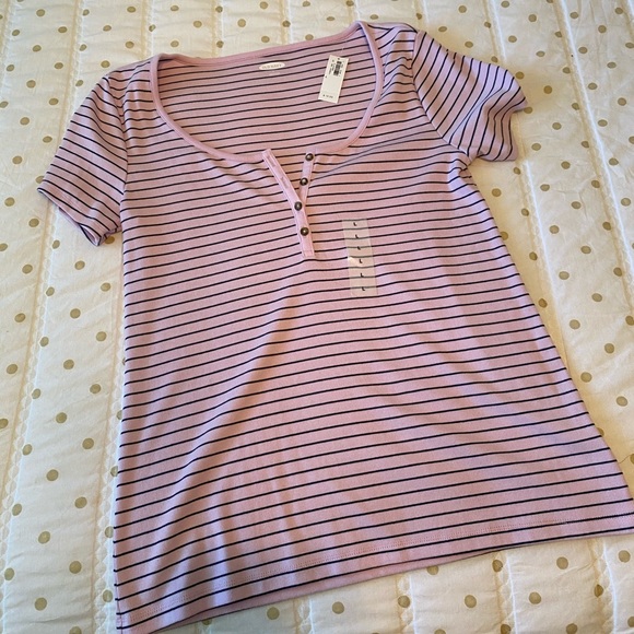Old Navy Tops - Old Navy Ribbed Shirt